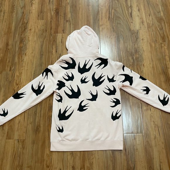 MCQ ALEXANDER MCQUEEN Metal Logo Pullover Hoodie - Picture 2 of 2